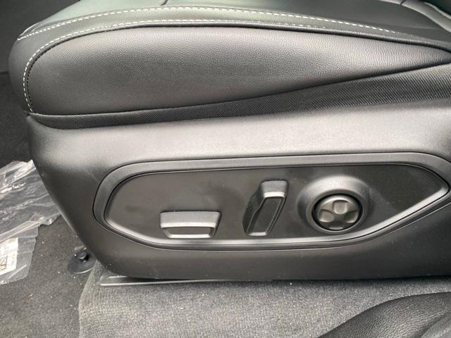 new 2025 Jeep Grand Cherokee car, priced at $43,400