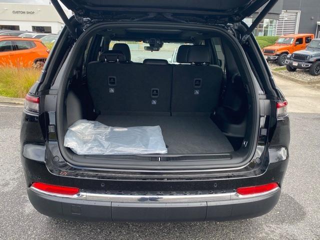 new 2025 Jeep Grand Cherokee car, priced at $43,400