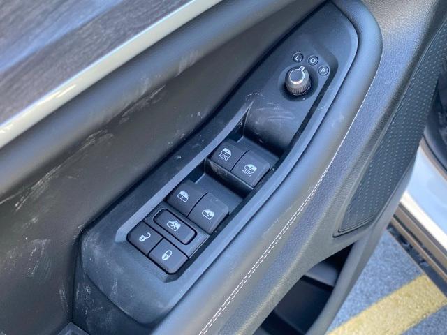 new 2025 Jeep Grand Cherokee car, priced at $42,000