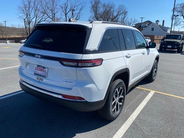 new 2025 Jeep Grand Cherokee car, priced at $42,000