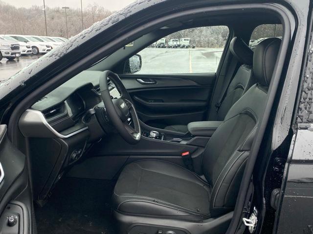 new 2025 Jeep Grand Cherokee car, priced at $43,500