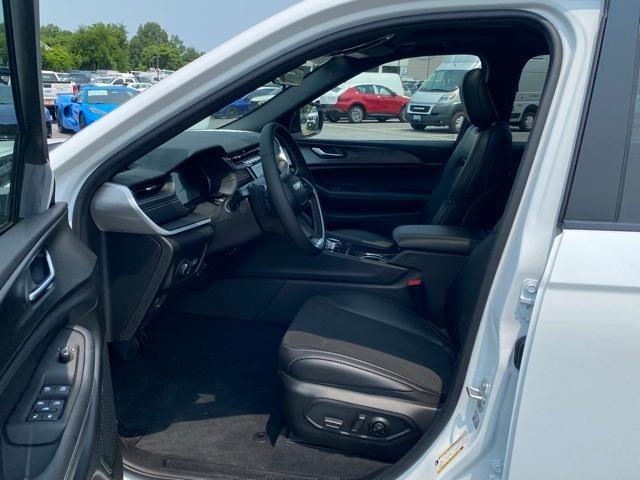 new 2025 Jeep Grand Cherokee L car, priced at $41,500