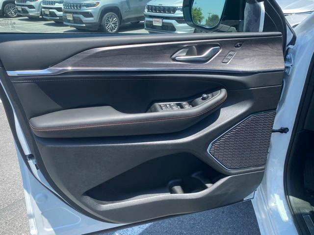 new 2025 Jeep Grand Cherokee L car, priced at $59,050