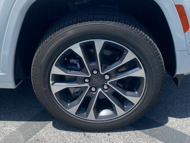 new 2025 Jeep Grand Cherokee L car, priced at $59,050