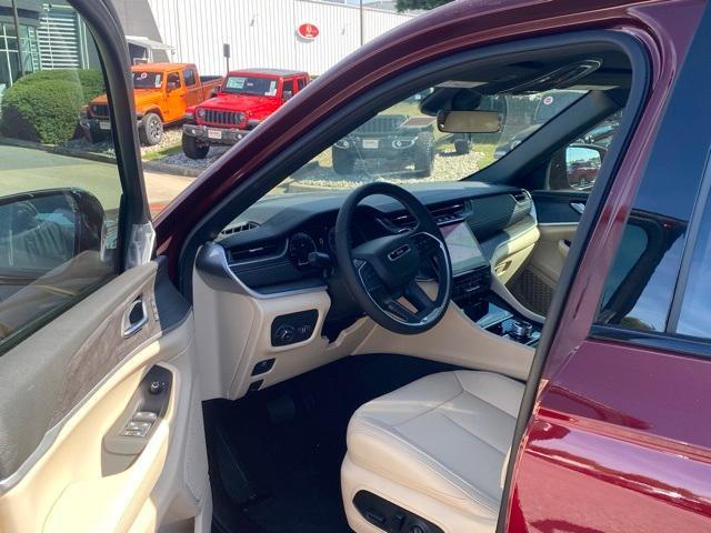 new 2025 Jeep Grand Cherokee car, priced at $50,345