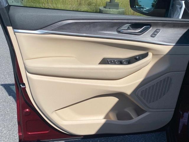 new 2025 Jeep Grand Cherokee car, priced at $50,345