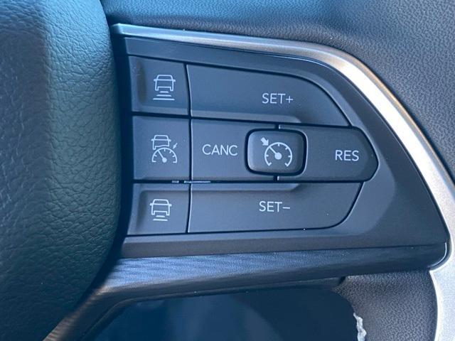 new 2025 Jeep Grand Cherokee car, priced at $40,323