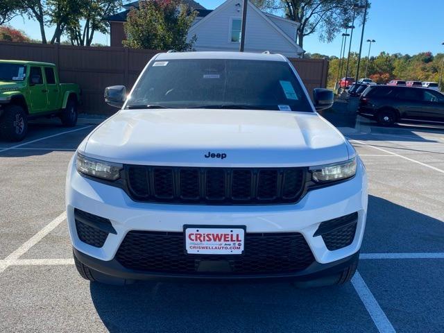 new 2025 Jeep Grand Cherokee car, priced at $40,323