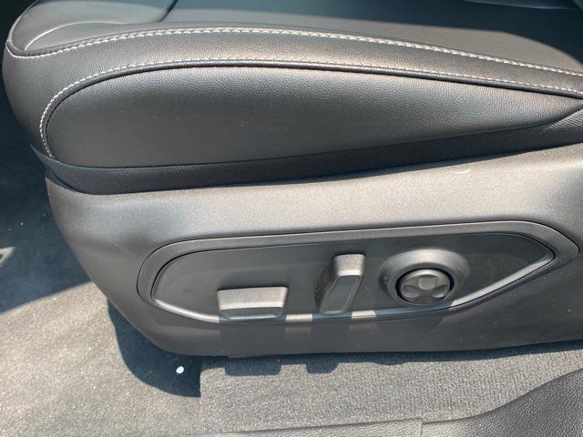 new 2025 Jeep Grand Cherokee L car, priced at $43,000