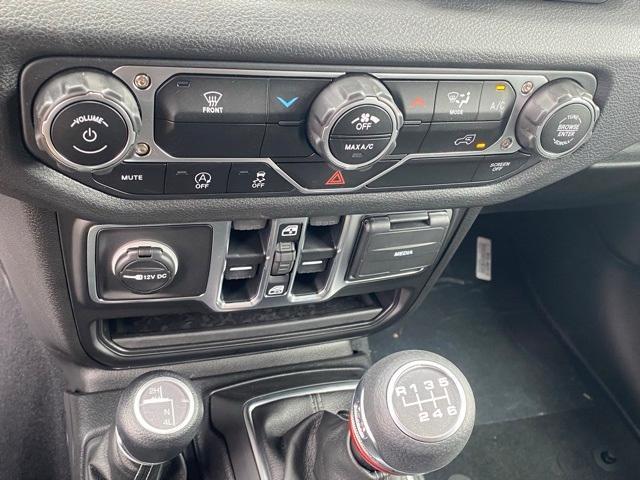 new 2025 Jeep Wrangler car, priced at $35,793