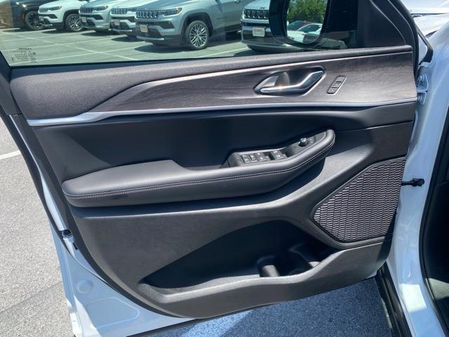 new 2025 Jeep Grand Cherokee L car, priced at $46,750