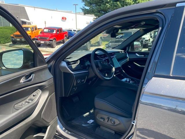 new 2025 Jeep Grand Cherokee car, priced at $44,505