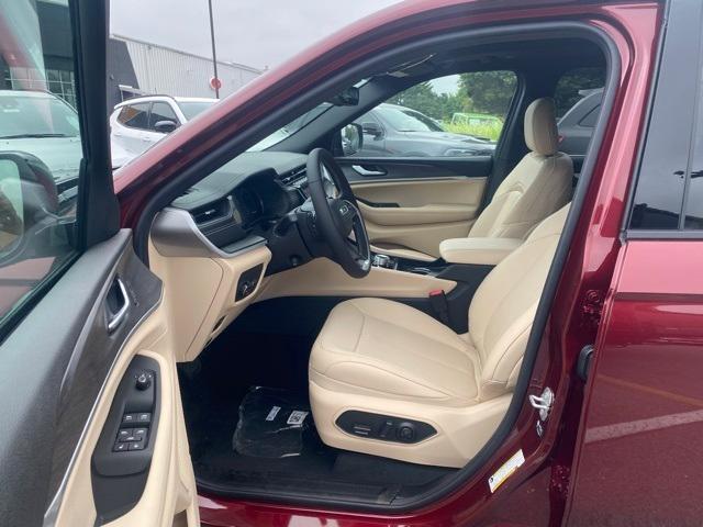 new 2025 Jeep Grand Cherokee L car, priced at $49,650