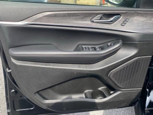 new 2024 Jeep Grand Cherokee car, priced at $50,495