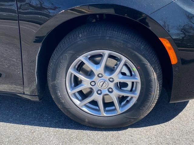 new 2025 Chrysler Pacifica car, priced at $41,500