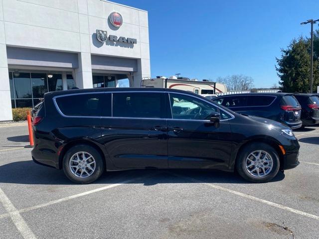new 2025 Chrysler Pacifica car, priced at $41,500