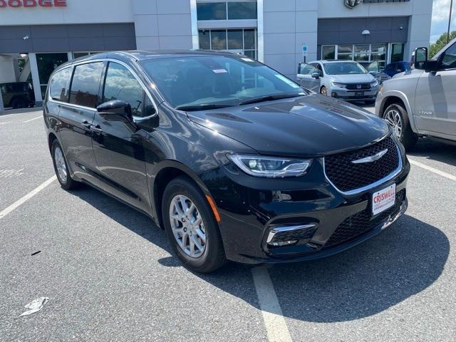 new 2025 Chrysler Pacifica car, priced at $45,742