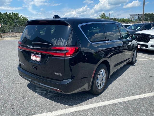 new 2025 Chrysler Pacifica car, priced at $45,742