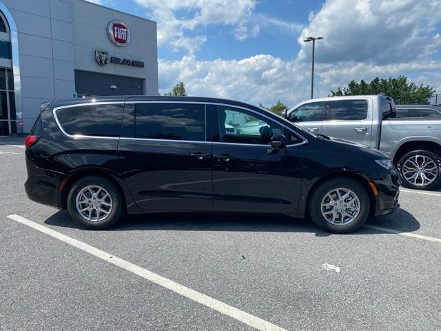 new 2025 Chrysler Pacifica car, priced at $45,742