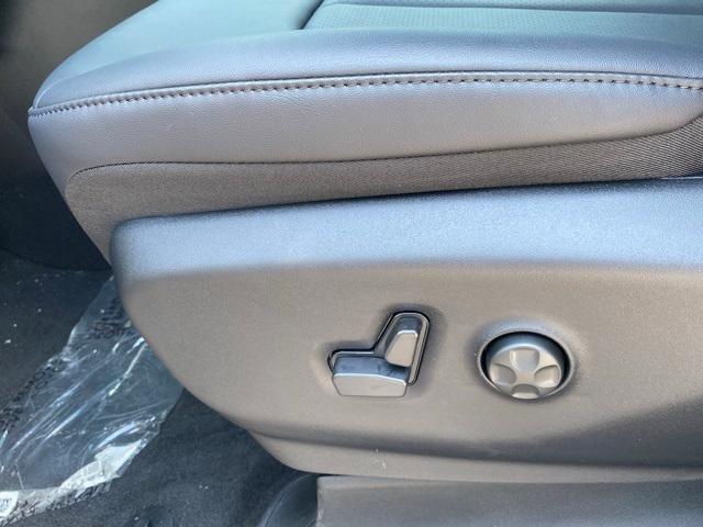 new 2025 Chrysler Pacifica car, priced at $45,742