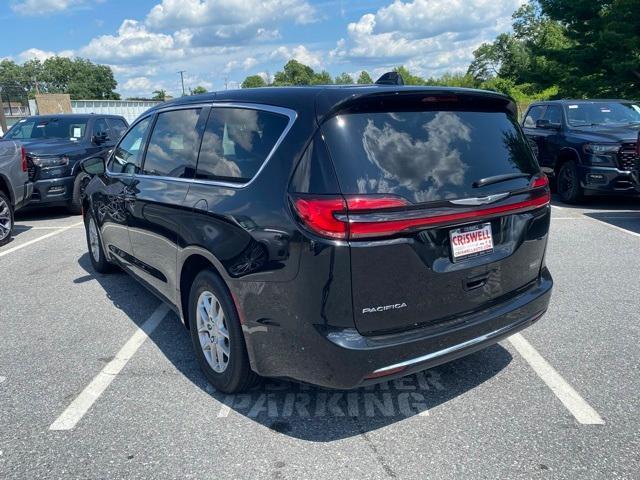 new 2025 Chrysler Pacifica car, priced at $45,742