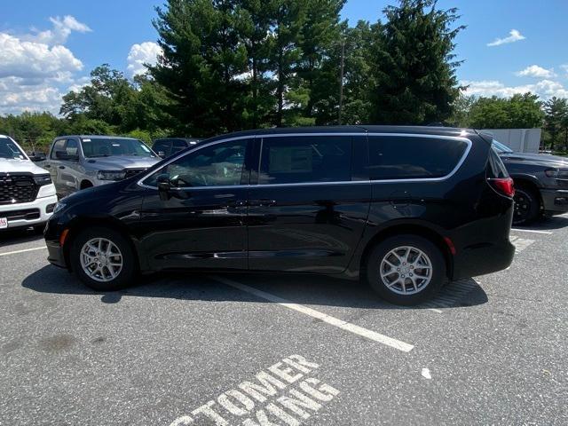 new 2025 Chrysler Pacifica car, priced at $45,742
