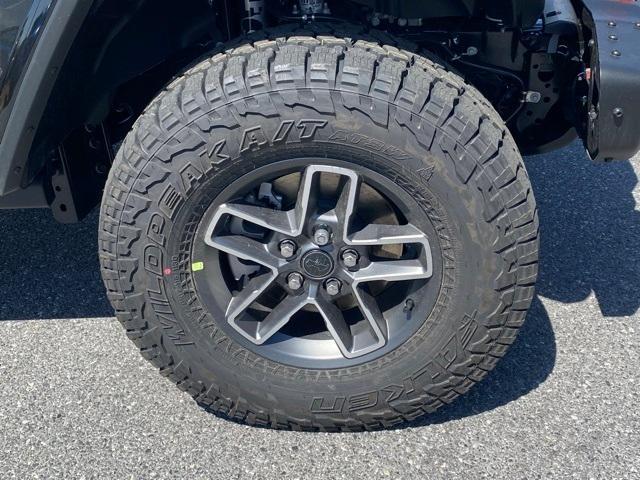 new 2025 Jeep Gladiator car, priced at $57,195