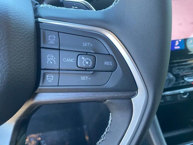 new 2025 Jeep Grand Cherokee car, priced at $46,750