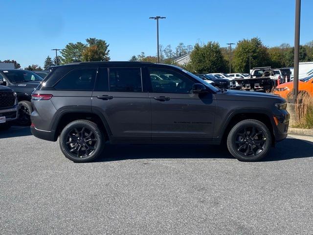 new 2025 Jeep Grand Cherokee car, priced at $46,750