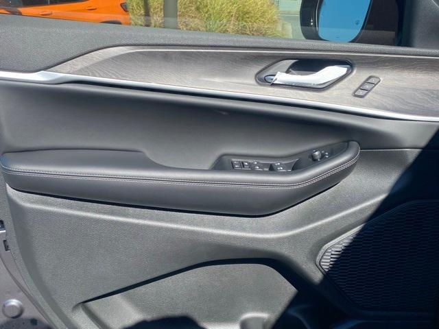 new 2025 Jeep Grand Cherokee car, priced at $46,750