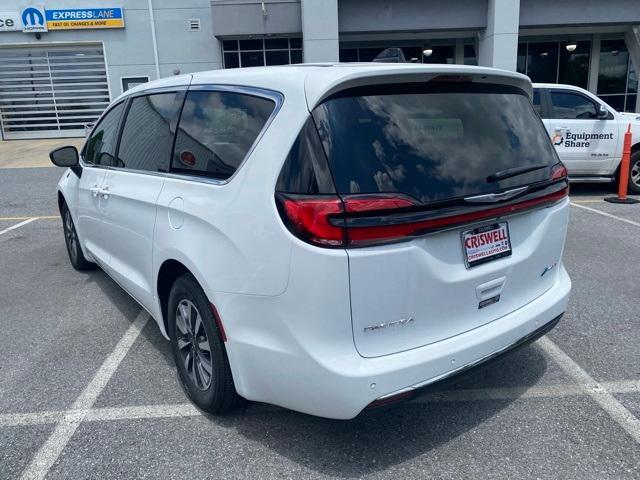 new 2025 Chrysler Pacifica Hybrid car, priced at $40,490