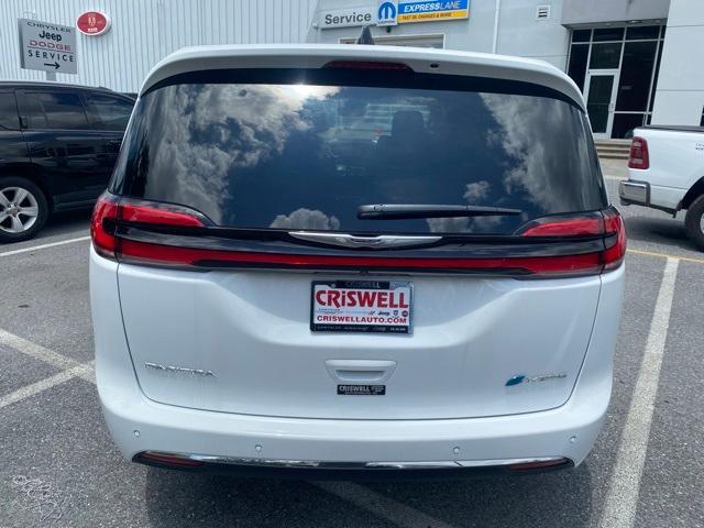 new 2025 Chrysler Pacifica Hybrid car, priced at $40,490