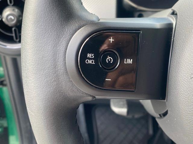 used 2024 MINI SE Hardtop car, priced at $24,100