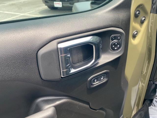 new 2025 Jeep Wrangler car, priced at $40,855