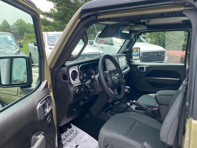 new 2025 Jeep Wrangler car, priced at $40,855