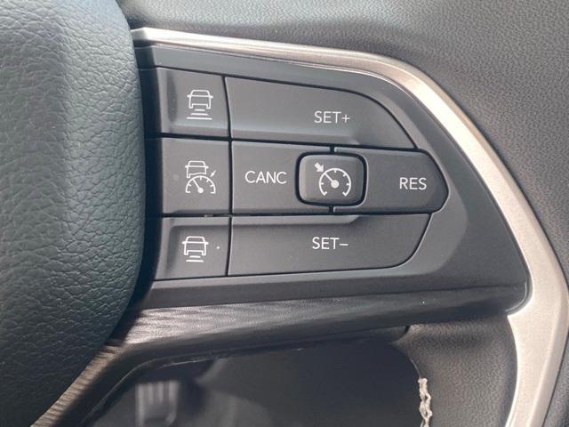 new 2025 Jeep Grand Cherokee car, priced at $36,750