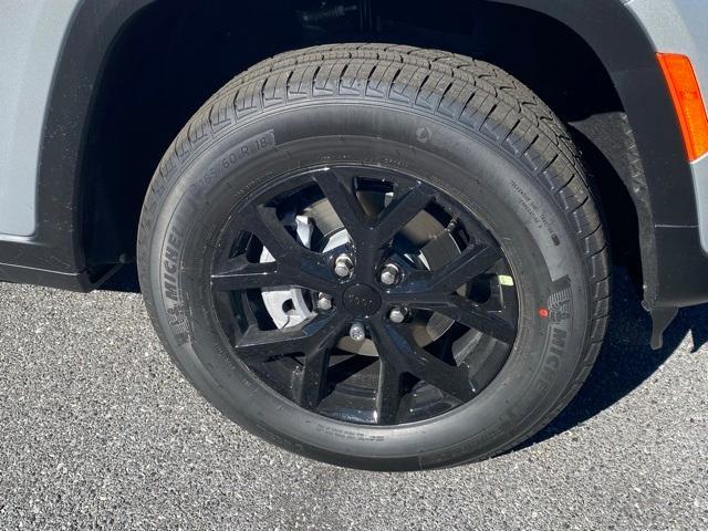 new 2025 Jeep Grand Cherokee car, priced at $40,750