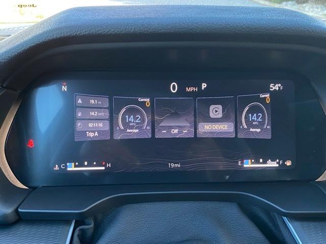 new 2025 Jeep Grand Cherokee car, priced at $40,750