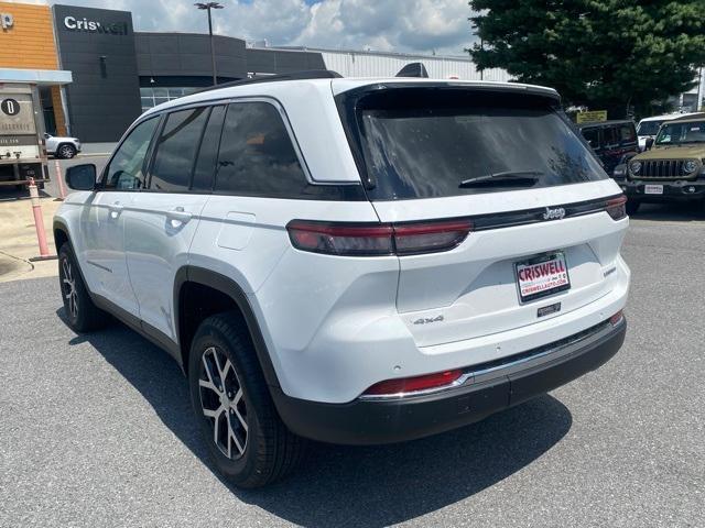 new 2025 Jeep Grand Cherokee car, priced at $42,000