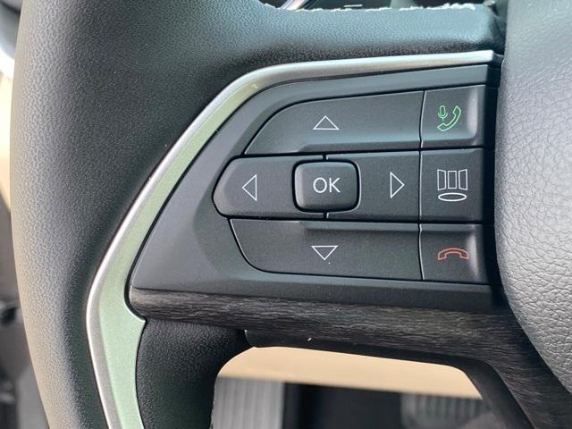 new 2025 Jeep Grand Cherokee car, priced at $42,750