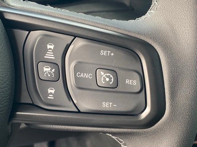 new 2025 Jeep Gladiator car, priced at $47,563