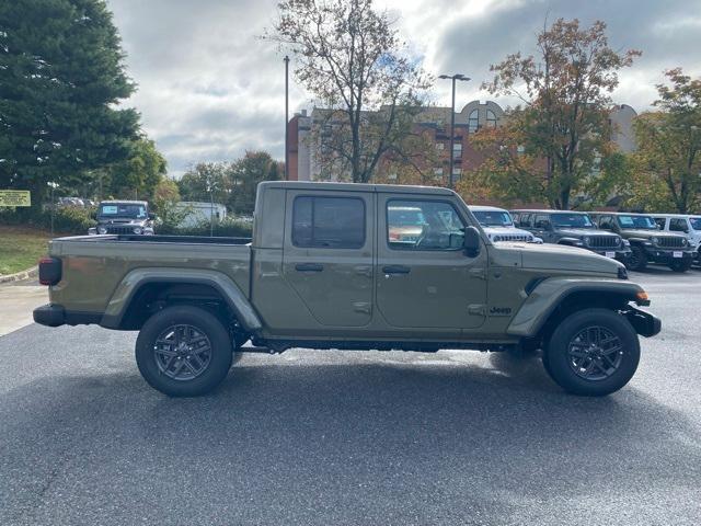 new 2025 Jeep Gladiator car, priced at $47,563