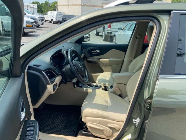 used 2019 Jeep Cherokee car, priced at $16,972