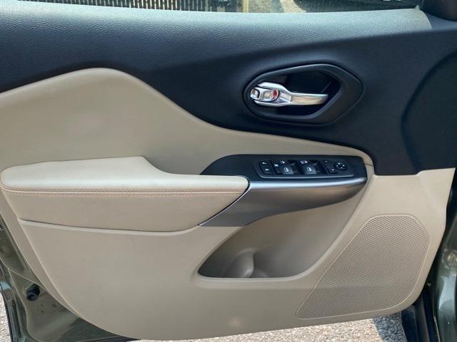 used 2019 Jeep Cherokee car, priced at $16,972