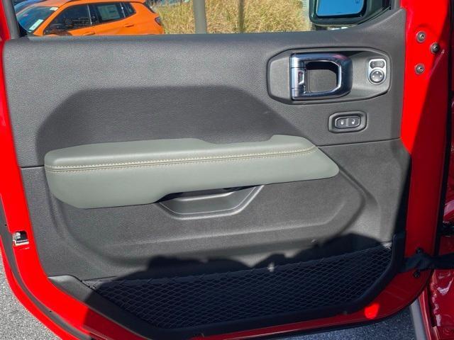 new 2026 Jeep Gladiator car, priced at $65,975