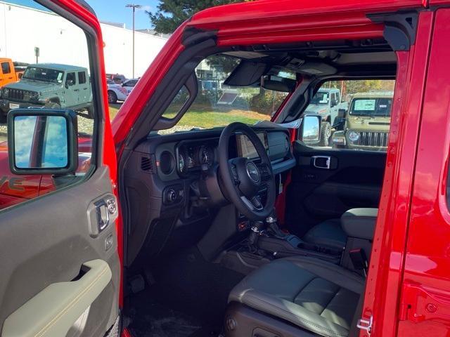 new 2026 Jeep Gladiator car, priced at $65,975