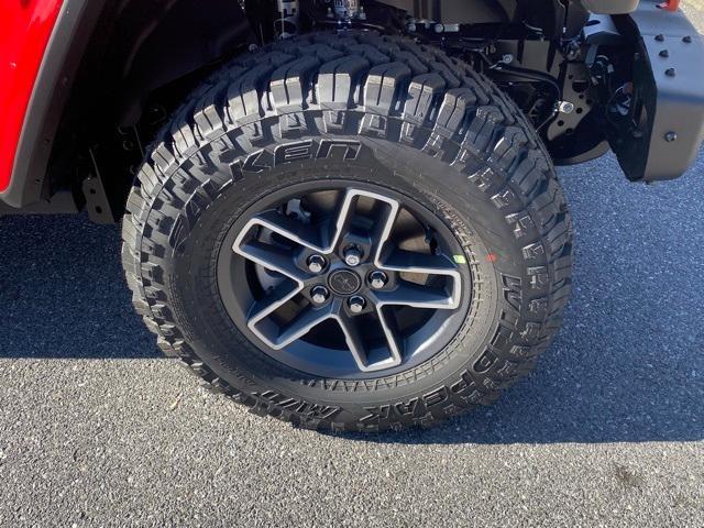 new 2026 Jeep Gladiator car, priced at $65,975