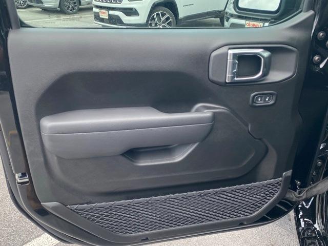 new 2025 Jeep Wrangler car, priced at $35,173