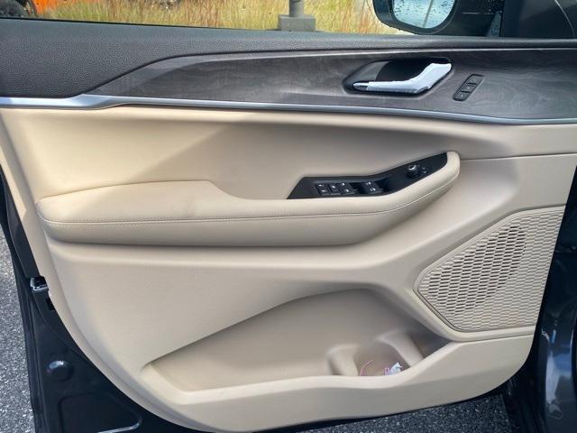 new 2025 Jeep Grand Cherokee car, priced at $46,625