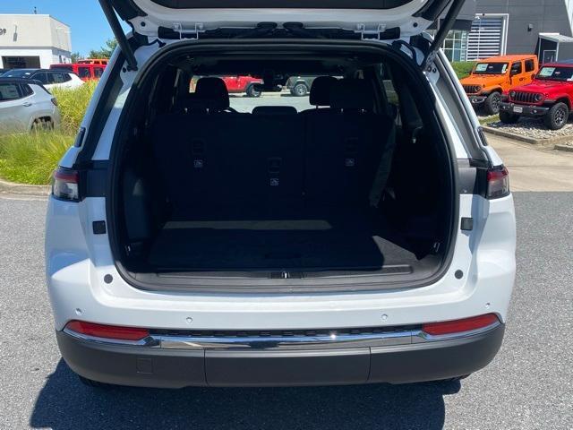 new 2025 Jeep Grand Cherokee car, priced at $37,000